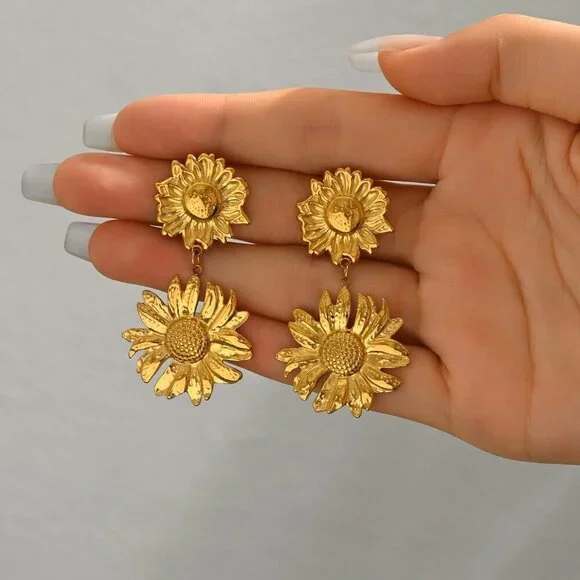 🆕 Women Gold Delicately Designed Earrings 18K Elegant Pearl Sunflower Jewelry - Picture 6 of 7